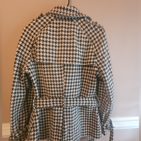 Beautiful Club Monaco Pea Coat Houndstooth pattern - Picture 14 of 15